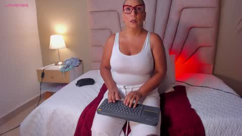  Eva  online show from May 4, 9:00 pm