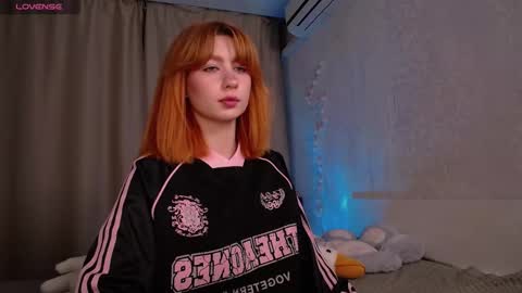 Eva online show from November 30, 1:59 pm