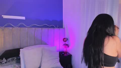 Snapshot of evaa_stevens chatting on March 25, 8:04 pm julieth online show from March 25, 8:04 pm