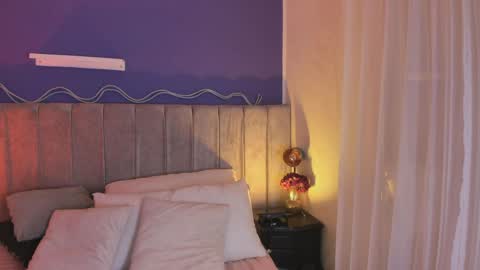 Snapshot of evaa_stevens chatting on March 30, 8:10 pm julieth online show from March 30, 8:10 pm
