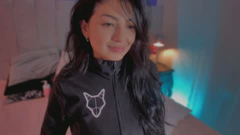Snapshot of evaa_stevens chatting on April 16, 8:20 pm julieth online show from April 16, 8:20 pm