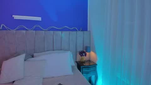 Snapshot of evaa_stevens chatting on April 22, 7:48 pm julieth online show from April 22, 7:48 pm