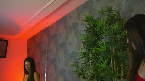 Snapshot of evaberryy chatting on April 15, 4:52 am EvaBerry online show from April 15, 4:52 am