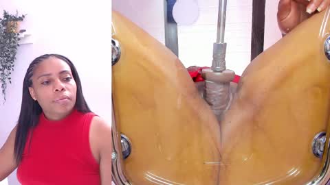 Snapshot of evahalston chatting on February 12, 11:30 pm evahalston online show from February 12, 11:30 pm