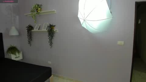 Snapshot of evahalston chatting on March 4, 5:00 am evahalston online show from March 4, 5:00 am