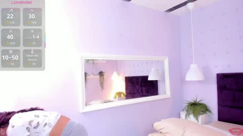 Snapshot of evahalston chatting on October 12, 11:59 pm evahalston online show from October 12, 11:59 pm