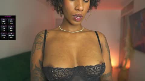 Snapshot of evajacksss_ chatting on December 20, 12:30 am evajacksss_ online show from December 20, 12:30 am