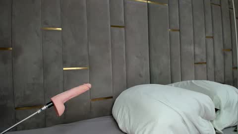 EVA online show from November 30, 3:49 pm