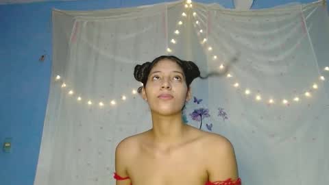 Snapshot of evaluna_horny_ chatting on December 22, 2:49 am evaluna horny  online show from December 22, 2:49 am
