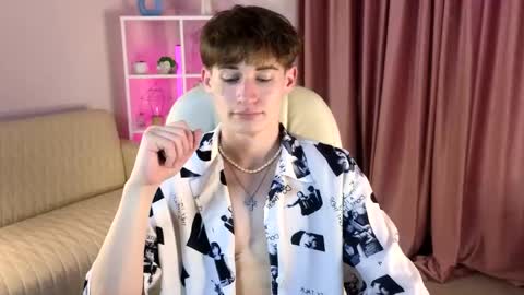 Snapshot of evan__joy chatting on February 20, 9:37 pm Evan online show from February 20, 9:37 pm