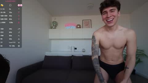 Snapshot of evan_white_ chatting on March 21, 5:23 am evan_white_ online show from March 21, 5:23 am