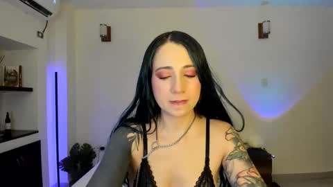 Snapshot of evangelinelovee chatting on May 22, 11:43 pm Evangeline online show from May 22, 11:43 pm