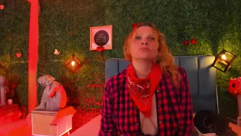 Snapshot of evangelyne_rose chatting on March 18, 7:39 pm Evangelyne online show from March 18, 7:39 pm