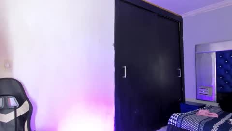 evanllelyne online show from October 18, 11:27 pm