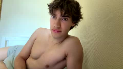 Snapshot of evanmitchell chatting on July 6, 9:50 am Evan online show from July 6, 9:50 am