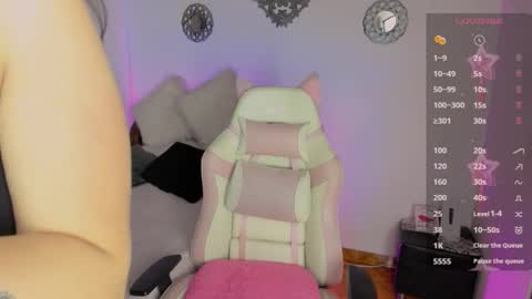 hailey online show from November 28, 5:32 am