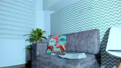 evapalmer_1 online show from July 25, 8:12 am