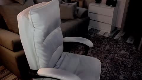 EvaRelusionJ online show from January 10, 5:47 am