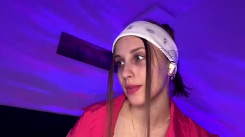 evarenard_ online show from May 3, 5:08 pm