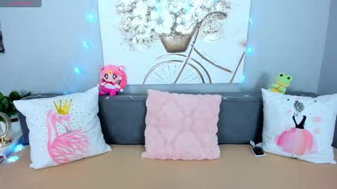 Adelina online show from December 17, 6:30 am