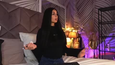 EvaRhea online show from April 3, 2:53 am