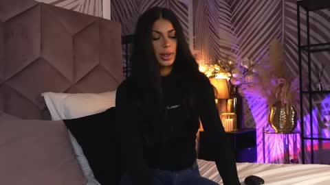 EvaRhea online show from April 15, 2:51 am