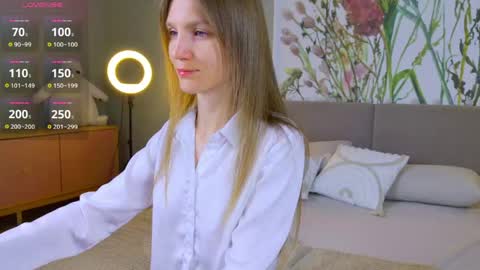 Snapshot of evarose10 chatting on May 13, 11:11 pm evarose10 online show from May 13, 11:11 pm
