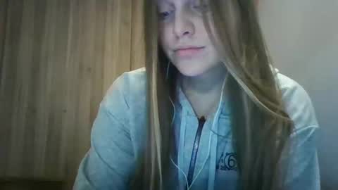 Snapshot of evasapples2026 chatting on January 15, 7:06 pm evasapples2026 online show from January 15, 7:06 pm