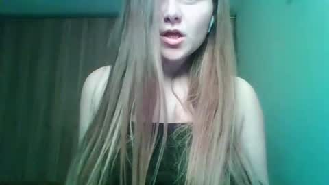 evasapples2026 online show from March 17, 9:51 pm