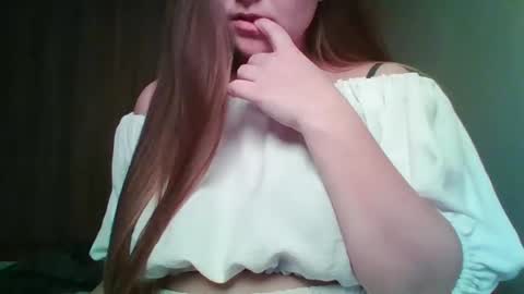 evasapples2026 online show from April 17, 8:01 pm