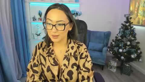 evasarazardje online show from December 5, 7:32 pm