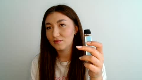 Snapshot of evasin77 chatting on June 18, 10:09 am EvaSin online show from June 18, 10:09 am