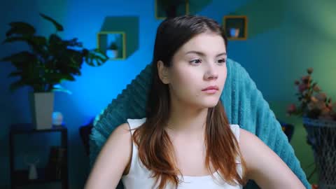 Snapshot of evathopson chatting on December 3, 4:14 am Eva  next stream -  - 1600 UTC2000  online show from December 3, 4:14 am