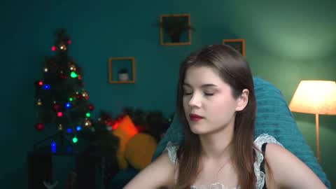 Snapshot of evathopson chatting on December 8, 3:13 pm Eva  next stream -  - 1600 UTC2000  online show from December 8, 3:13 pm