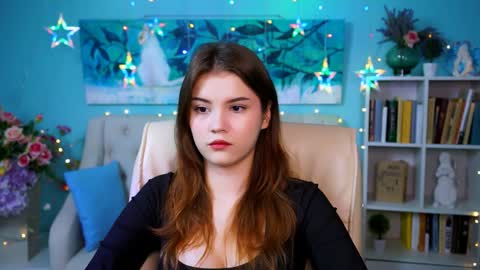 Snapshot of evathopson chatting on December 12, 8:25 am Eva  next stream -  - 1600 UTC2000  online show from December 12, 8:25 am