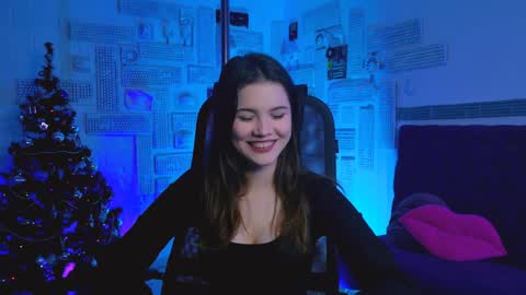 Snapshot of evathopson chatting on December 26, 12:05 pm Eva  next stream -  - 1600 UTC2000  online show from December 26, 12:05 pm