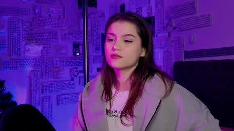 Snapshot of evathopson chatting on January 31, 3:11 pm Eva  next stream -  - 1600 UTC2000  online show from January 31, 3:11 pm