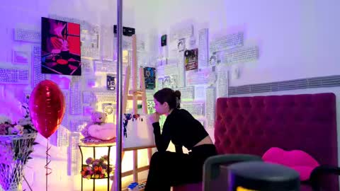 Snapshot of evathopson chatting on February 13, 12:21 pm Eva  next stream -  - 1600 UTC2000  online show from February 13, 12:21 pm