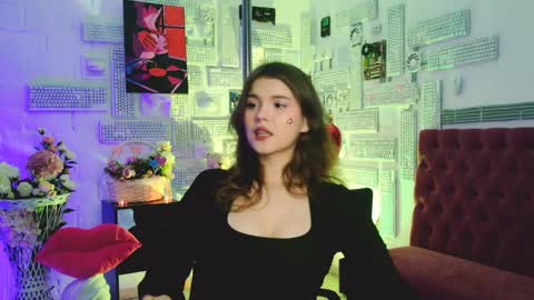 Snapshot of evathopson chatting on February 14, 3:05 pm Eva  next stream -  - 1600 UTC2000  online show from February 14, 3:05 pm