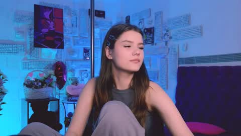 Snapshot of evathopson chatting on February 28, 5:26 pm Eva  next stream -  - 1600 UTC2000  online show from February 28, 5:26 pm