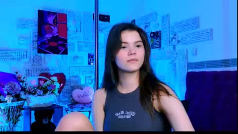 Snapshot of evathopson chatting on March 6, 7:14 am Eva  next stream -  - 1600 UTC2000  online show from March 6, 7:14 am