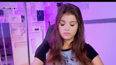 Snapshot of evathopson chatting on September 19, 6:15 am Eva  next stream -  - 1600 UTC2000  online show from September 19, 6:15 am