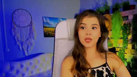 Snapshot of evathopson chatting on October 15, 8:58 am Eva  next stream -  - 1600 UTC2000  online show from October 15, 8:58 am