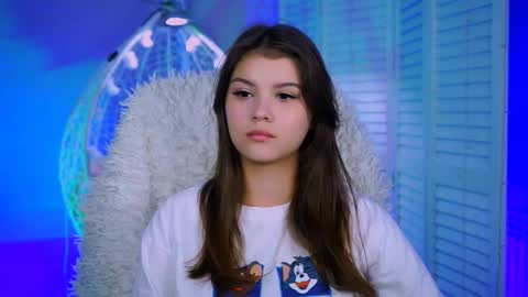 Snapshot of evathopson chatting on October 26, 4:07 am Eva  next stream -  - 1600 UTC2000  online show from October 26, 4:07 am