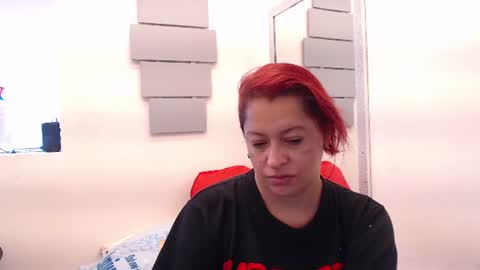Eva Twiss online show from July 18, 1:37 pm
