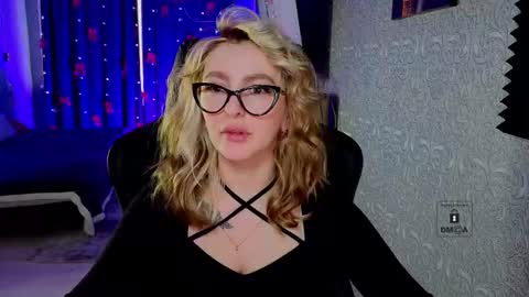 Snapshot of evavibe chatting on February 28, 5:19 am evavibe online show from February 28, 5:19 am