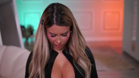 Eva online show from November 23, 8:30 pm