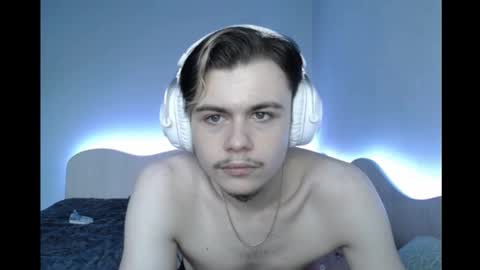 Snapshot of eve_lacroix chatting on January 12, 6:28 am Alex online show from January 12, 6:28 am