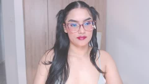 Snapshot of eve_rox18 chatting on June 28, 8:48 pm Eve Rox18 online show from June 28, 8:48 pm