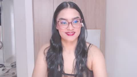 Snapshot of eve_rox18 chatting on June 29, 4:51 pm Eve Rox18 online show from June 29, 4:51 pm